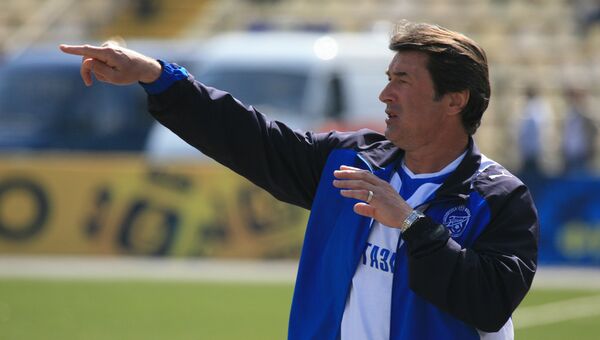 В 2009 году основу «Зенита» возглавил тренер молодёжки Анатолий Давыдов. И поднял клуб с середины таблицы на 3 место