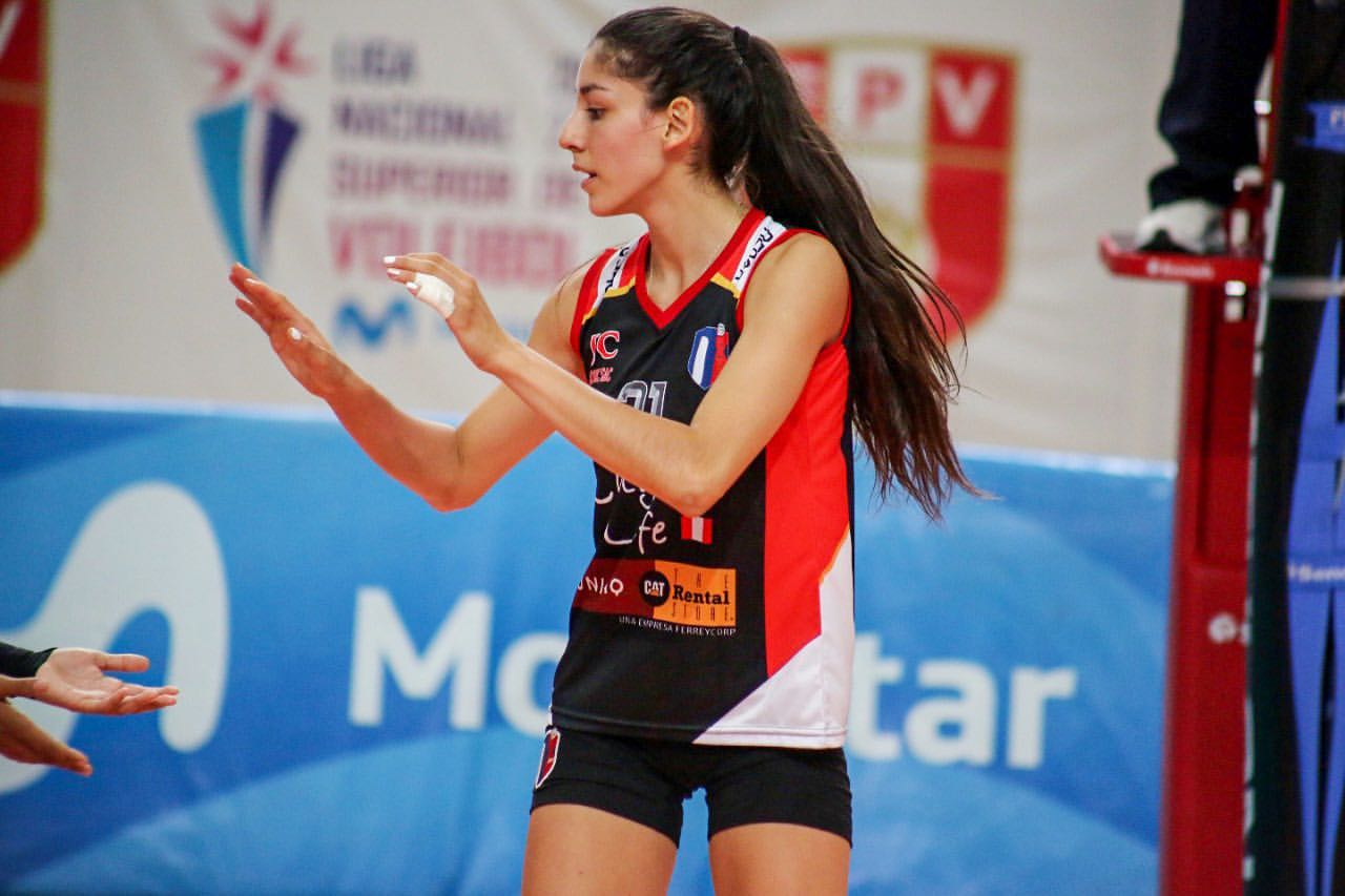 Беатрис Новоа - волейболистка «Барселоны»