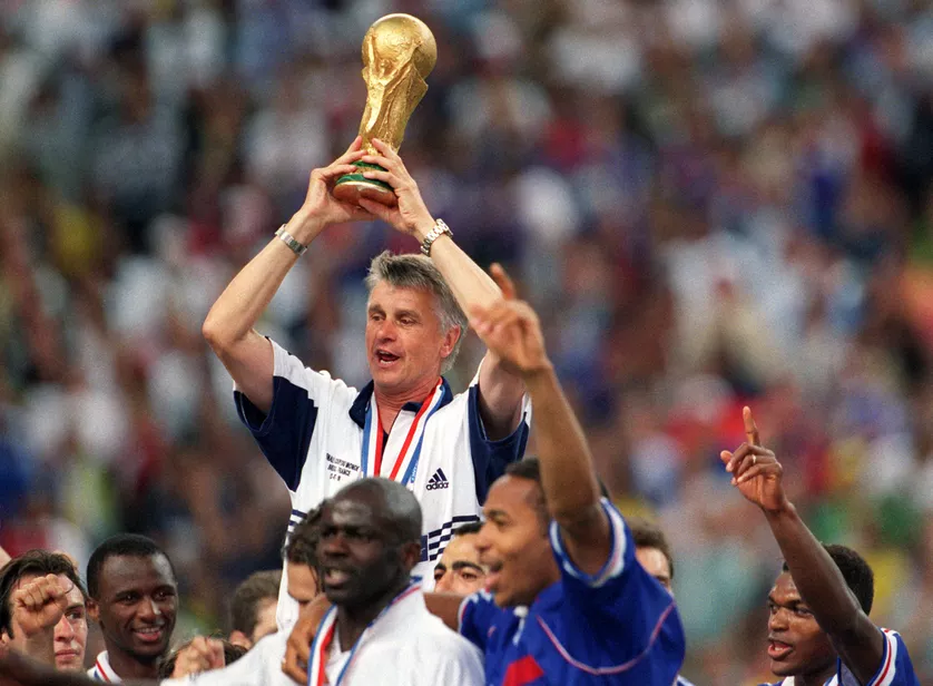 Два титула подряд с двумя разными тренерами и лучшая версия Зидана: Франция рубежа веков