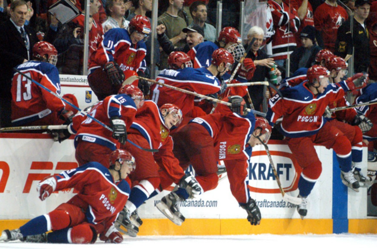 В 2003-м Россия без двух главных звезд хлопнула Канаду в финале МЧМ. Это первый титул Александра Овечкина