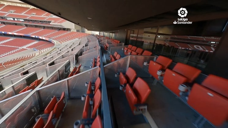 Дрон, показывающий каждый уголок стадиона – нововведение в трансляциях Ла Лиги. Он разгоняется до 180 км/ч за секунду и управляется полностью вручную