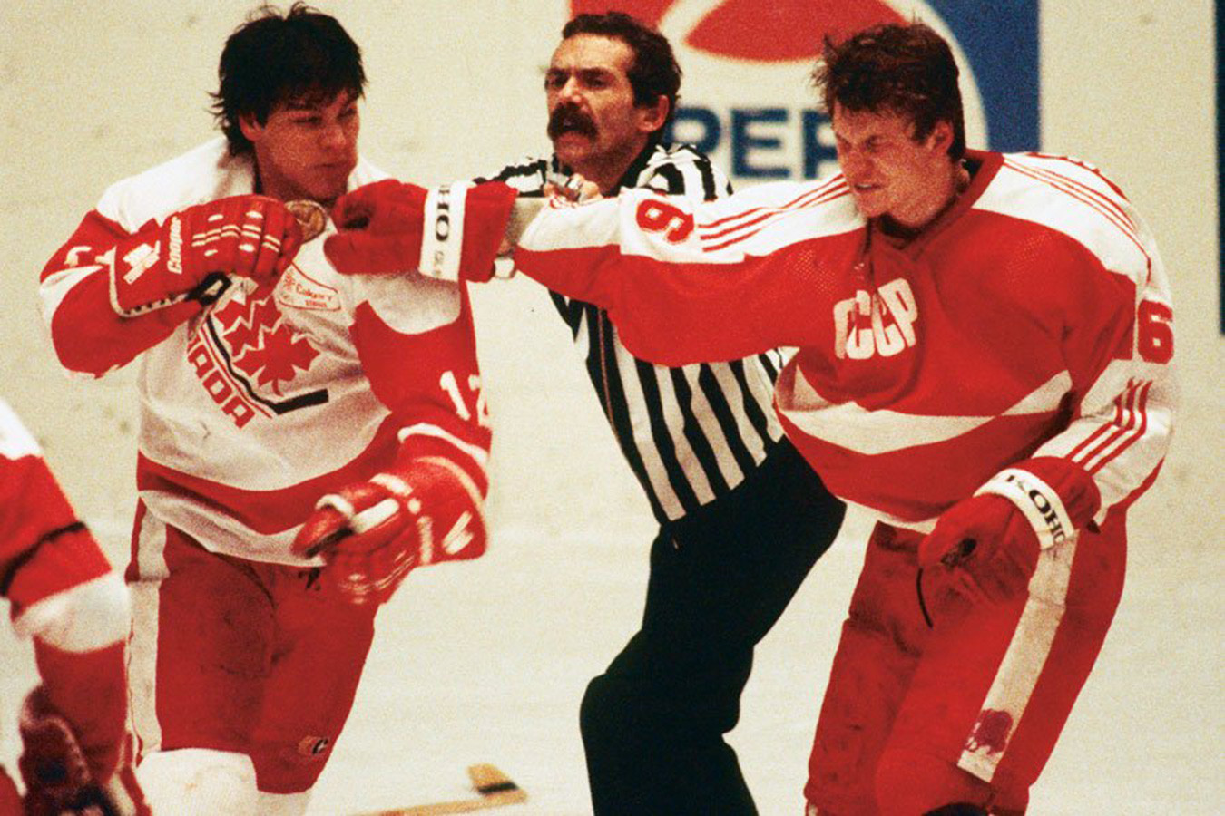 35 лет «Мордобою в Пьештянах»! Советские и канадские хоккеисты избивали друг друга на МЧМ, пока не приехала полиция